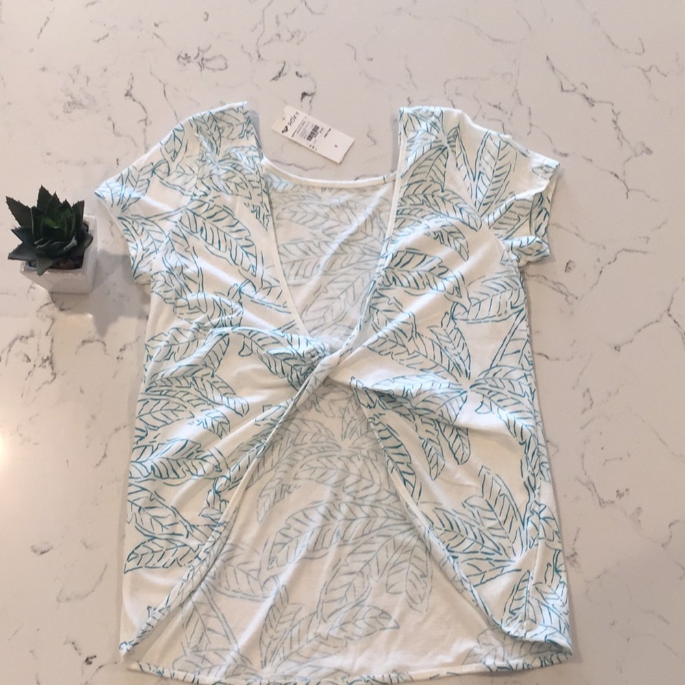 Roxy open back t shirt